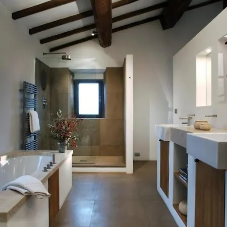 Sant'andrea Di Sorbello Sleeps 12 Pool Wifi Βίλα *